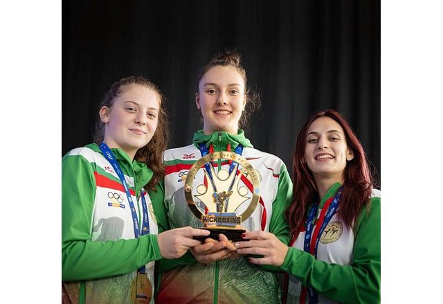 Три успешни състезателки по кикбокс записаха имената си със златни
