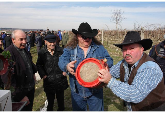 На 14 февруари празнуваме Трифон Зарезан или Деня на лозаря