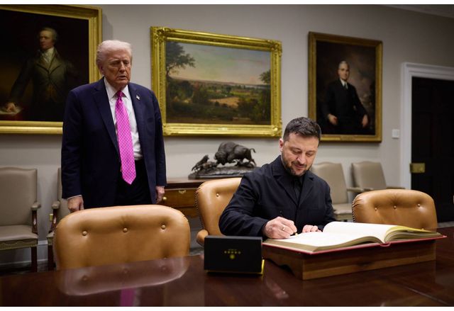 Президентът на САЩ Доналд Тръмп отрече да е принуждавал украинския