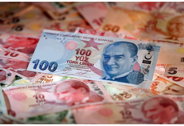 Турската лира отчете пореден спад