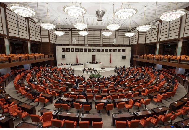 След няколкочасови дебати парламентът на Турция ратифицира членството на Швеция