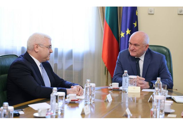 Министър председателят Димитър Главчев и новият посланик на Турция в България