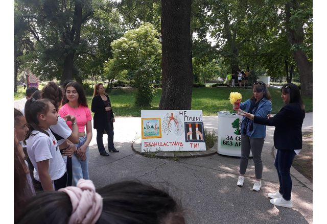 Превантивно информационен център по наркотични вещества Хасково организира конкурс за