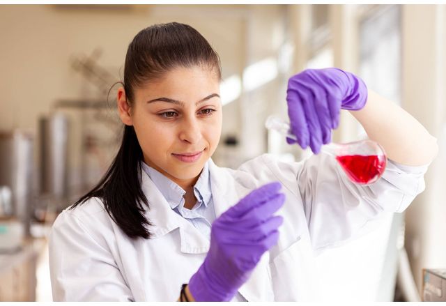 УХТ открива нова специалност ‒ "Хранителни и фармацевтични биотехнологии"
