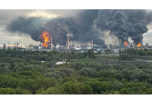 Удар по руска нефтенарафинерия