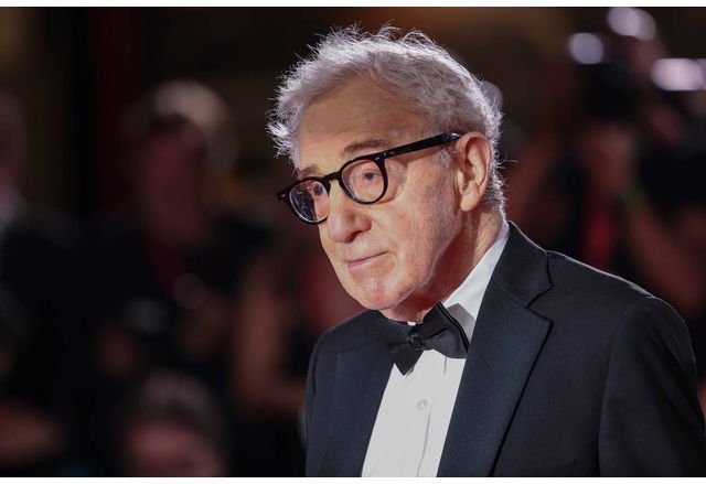 Уди Алън един от най плодовитите режисьори и сценаристи майстор