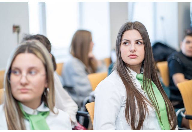 По вариант 1 ще пишат днес седмокласниците на националното външно