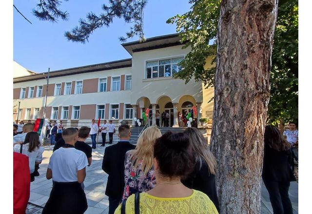 Директори на 280 образователни институции бяха избрани при проведените на