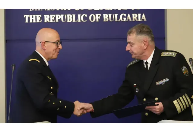 Върховният командващ на Съюзното командване на НАТО по трансформацията генерал Филип Лавин на среща с началника на отбраната адмирал Емил Ефтимов