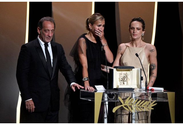 Филмът Титан получи „Златна палма“ за най -добър филм на фестивала в Кан
