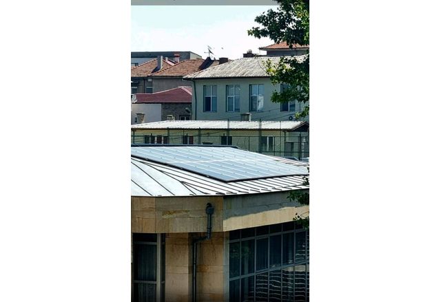 Фотоволтаичните централи изградени на Градска библиотека Паисий Хилендарски и МБАЛ