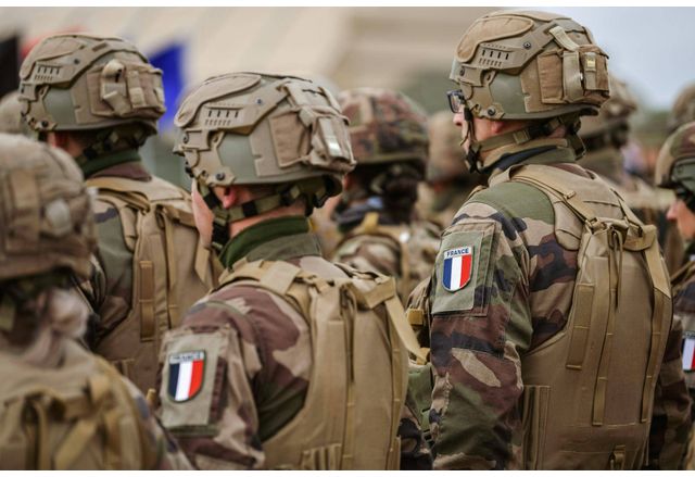 Френските власти обмислят възможността да позволят на специалните сили и