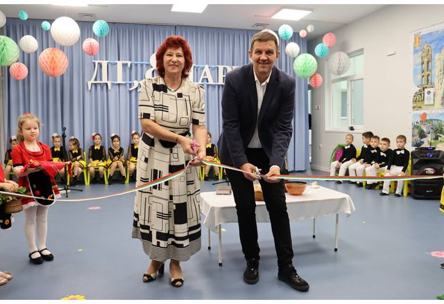Кметът Дечев откри обновената сграда на ДГ №18 "8 март" в Хасково 
