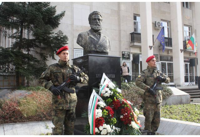 Община Хасково Военно формирование 52 740 Хасково и Военно формирование 22 280