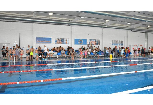 50 деца се включиха в голямото състезание по плуване в Хасково