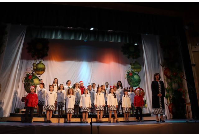 Деветият национален фестивал на коледната и новогодишната песен Хасково 2024