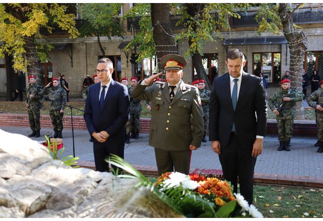 Панахида и военен ритуал на Задушница в Хасково