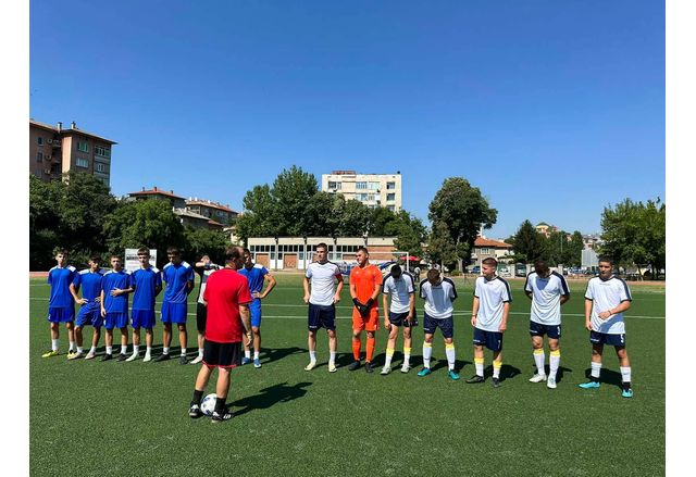 Най-добрите училища от България спорят за шампионските титли по футбол и хандбал в Хасково 