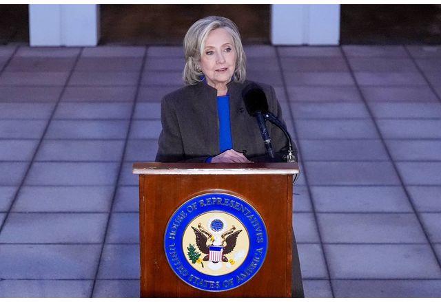 Хилъри Клинтън