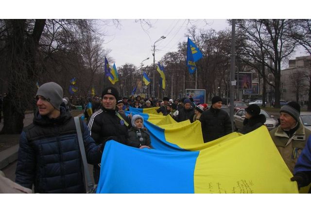 Хиляди излязоха на шествие в Киев, за да покажат единство пред руската заплаха