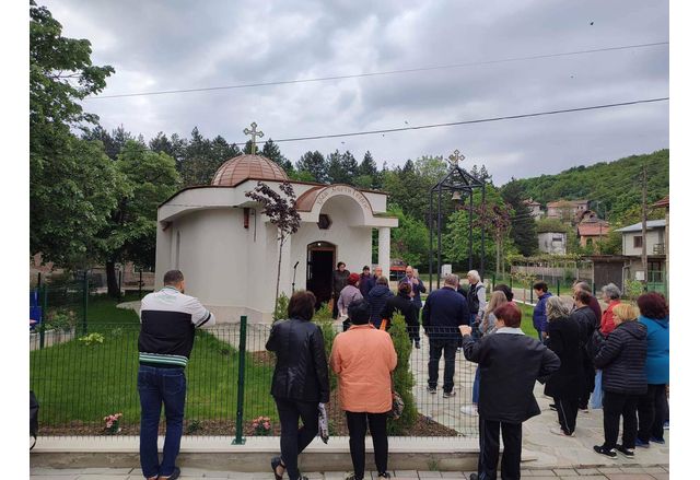 Жителите на квартал Бистрец отбелязаха заедно големия християнски празник Гергьовден