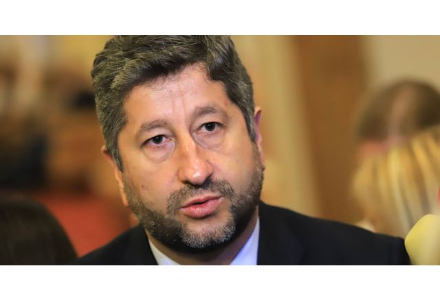 Председателят на Да България Христо Иванов подаде оставка отказа се