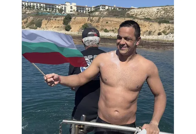 Цанко Цанков започна опит за световно постижение за 24 часово плуване