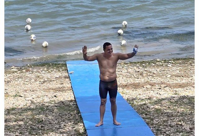 Цанко Цанков направи постижение за 24 часово индивидуално непрекъснато плуване без