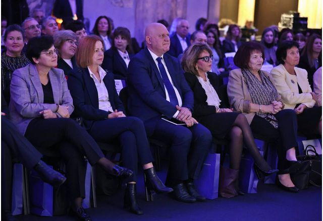 Шест нови училищни лаборатории ще разработват важни иновации за нашата