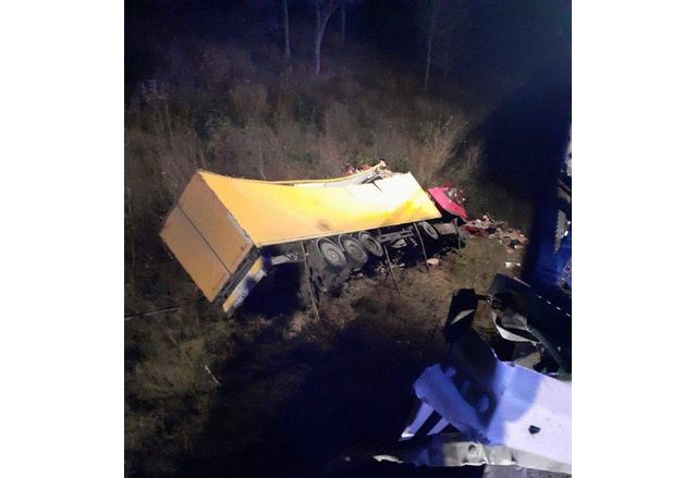 Временно се преустановява движението през Прохода на Републиката заради катастрофа