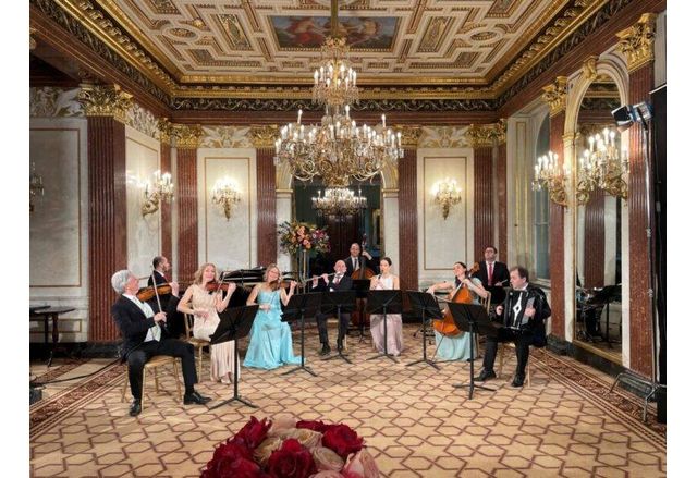 Световноизвестният оркестър Йохан Щраус Виртуозен Оркестра вдъхновен от музикалното наследство на