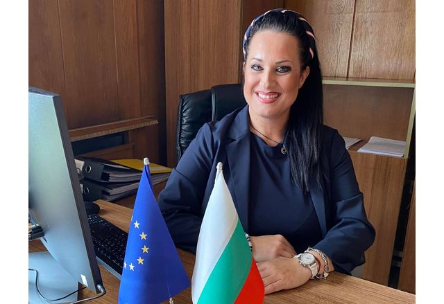 Юлия Ликоманова-Мутафчиева, областен управител на област Велико Търново