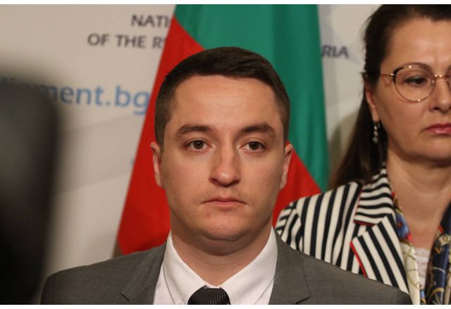 Синът на кандидат депутата от ПП ДБ Явор Божанков е прострелял своята