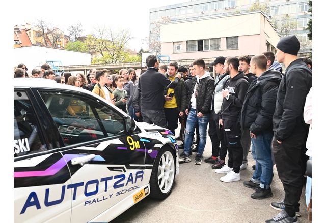 Над 1500 гимназисти ще преминат обучения по пътна безопасност Това