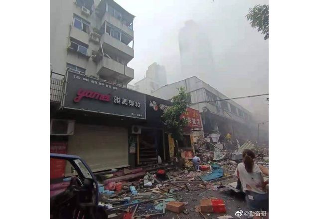 11 загинаха при взрив в Китай
