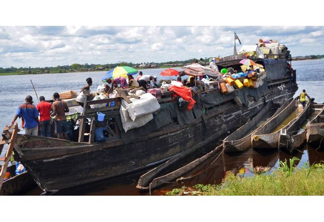140 души изчезнаха в Нигерия след корабокрушение