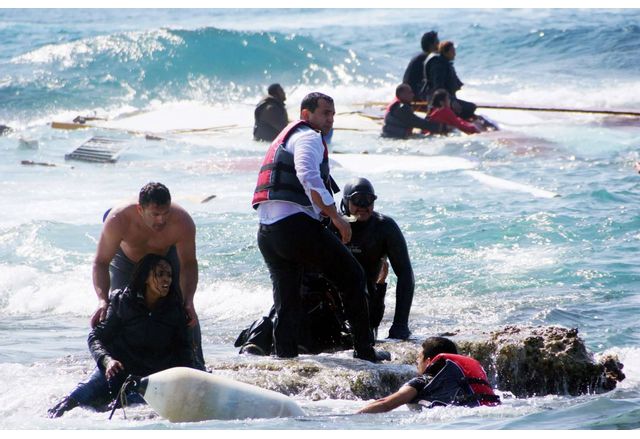 21 души се удавиха край бреговете на Тунис