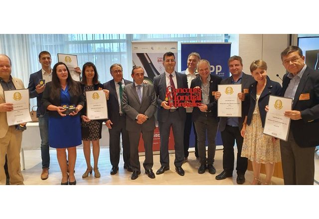 Над 100 дипломати членове на Европейския парламент и политици дегустираха