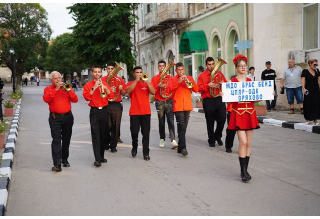 По време на Панаирните дни на сцената на централен площад