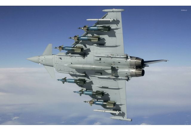 Петдесет и шест годишният пилот на изтребител генерал лейтенант Холгер Нойман