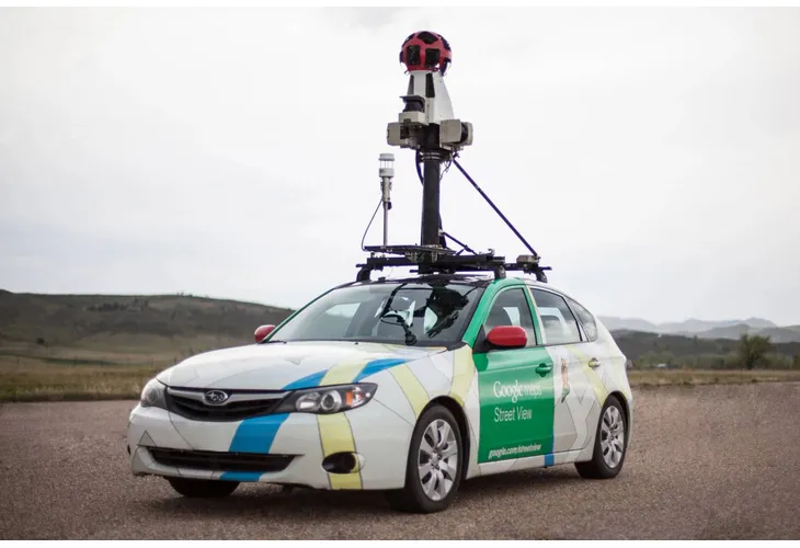 Автомобили на Google Street View 