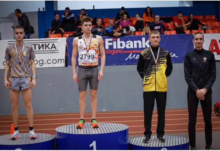 Александър Божилов, Митко Ценов, бягане на 3000 м в зала