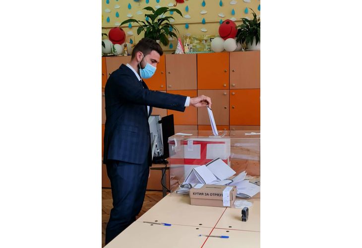 Андрей Новаков гласува