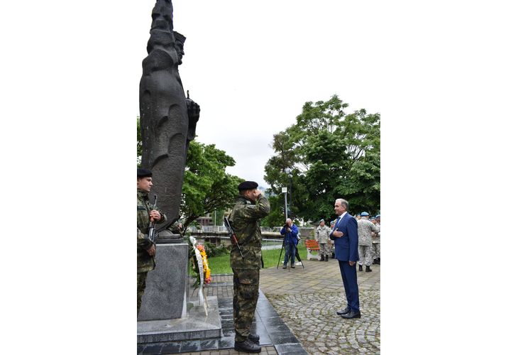 Асеновград чества своя празник днес