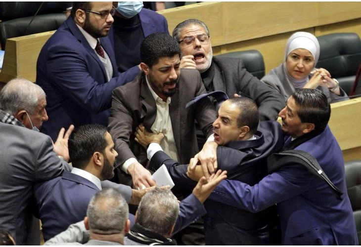 Бой в парламента в Йордания Бой в парламента в Йордания