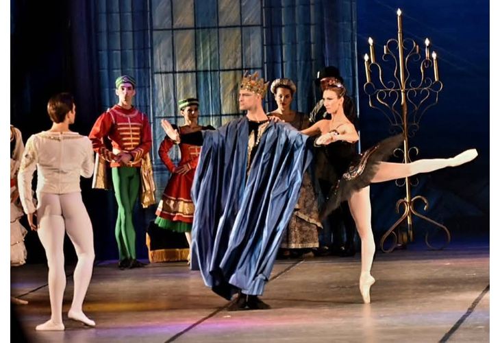 Балетната класика "Лебедово езеро" отново на бургаска сцена - с примабалерина и премиер-балетист на Софийската опера и балет Балетната класика "Лебедово езеро" отново на бургаска сцена - с примабалерина и премиер-балетист на Софийската опера и балет