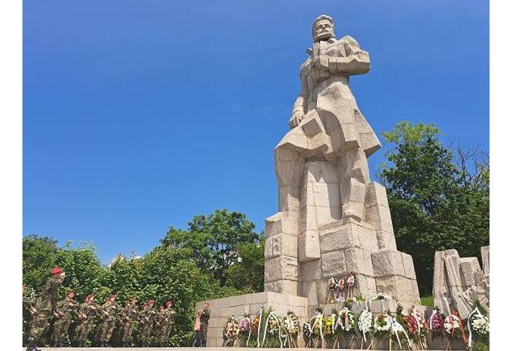 В Карлово отдадохае почит пред Ботев и загиналите за свободата на България