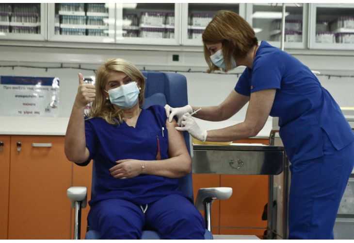 Ваксинация на медицински персонал в Гърция