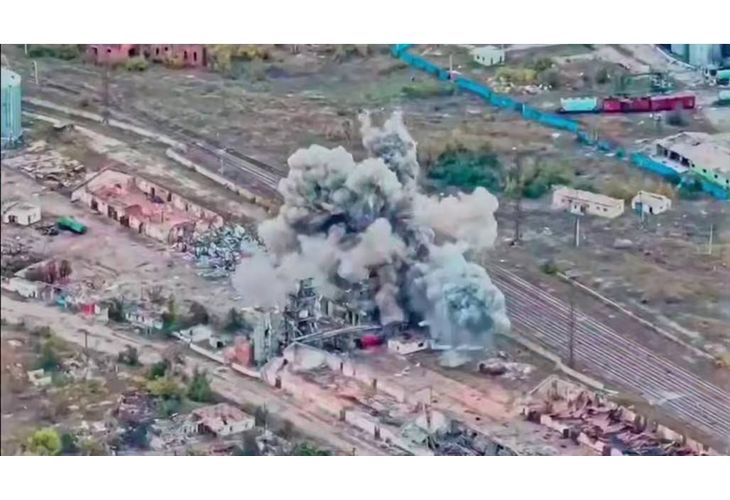 ВСУ удариха руски команден пункт във Волчанск с 220-килограмова бомба GBU-62