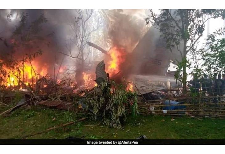 Военен самолет се разби във Филипините